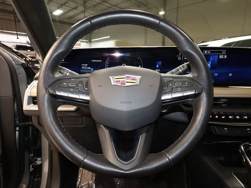 Certified 2025 Cadillac XT4 Premium Luxury image 10