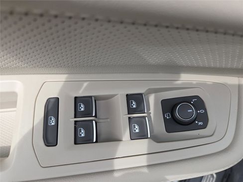 New 2026 Volkswagen Atlas SEL Premium R-Line AWD/4WD image 13