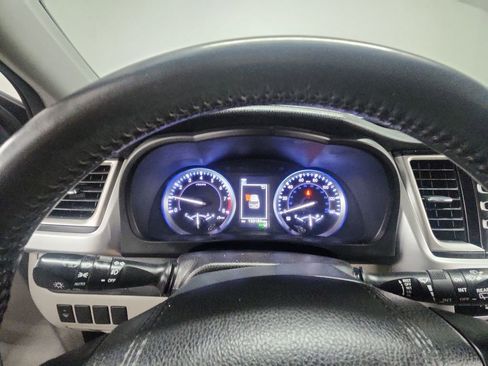 Used 2017 Toyota Highlander XLE FWD image 11
