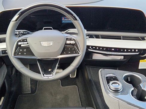 New 2026 Cadillac Optiq Luxury 2 image 13