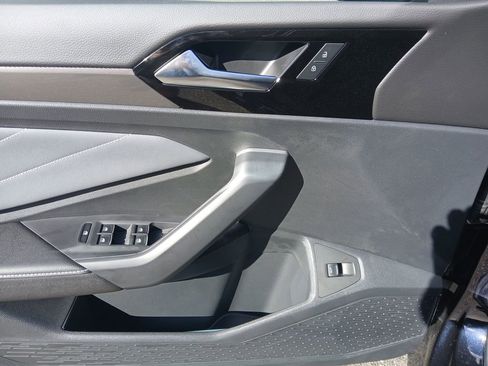 New 2025 Volkswagen Jetta SEL image 11