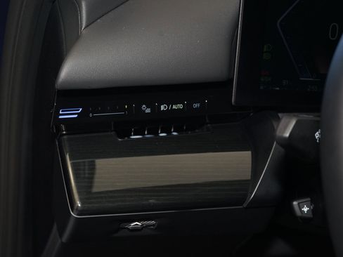 Used 2025 BMW 530i image 29