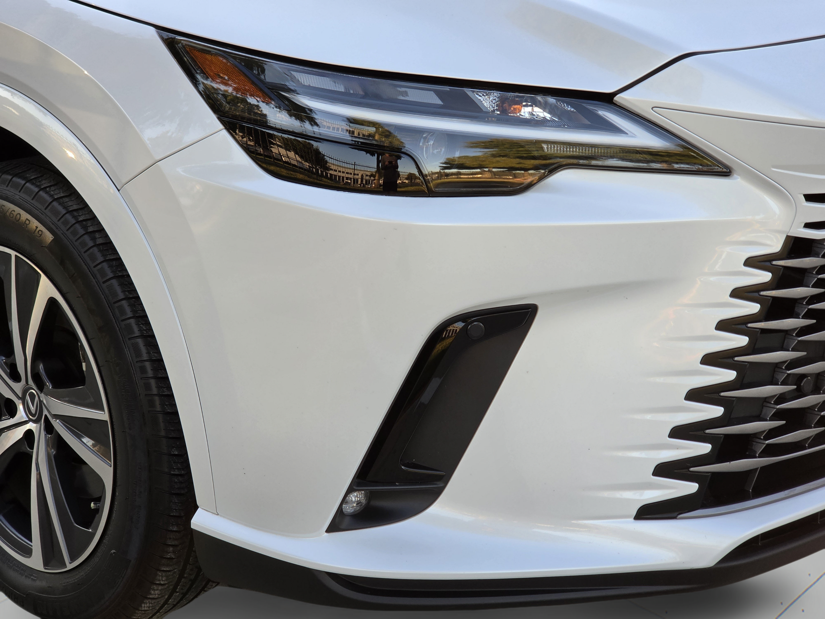 Used 2023 Lexus RX 350 Premium w/ Cold Area Package FWD image 5