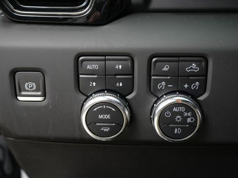 Used 2024 GMC Sierra 1500 AT4X image 59