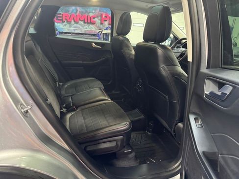 Used 2022 Ford Escape SEL w/ SEL Stealth AWD Package image 15