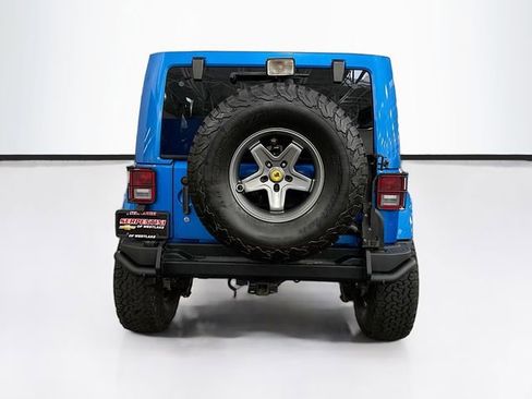 Used 2015 Jeep Wrangler Unlimited Rubicon w/ Connectivity Group image 7