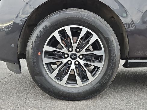 Used 2025 Ford Expedition Max Platinum image 14