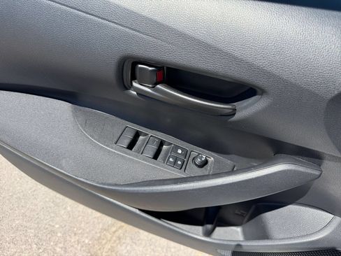 Used 2025 Toyota Corolla LE FWD image 18