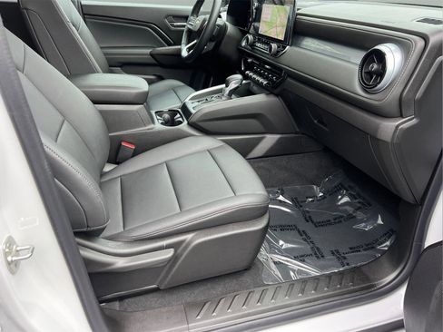 Used 2024 Chevrolet Colorado LT w/ LT Convenience Package III image 14