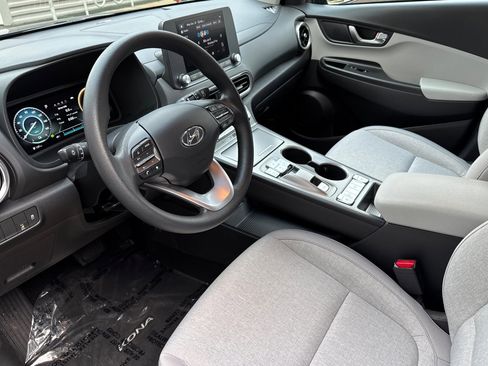 Used 2023 Hyundai Kona SE image 10