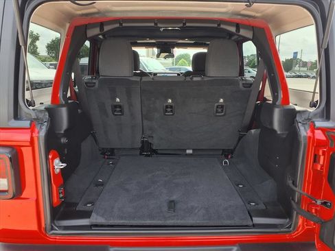 Used 2025 Jeep Wrangler Unlimited Sport AWD/4WD image 12