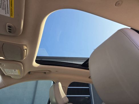 Used 2022 Lincoln Nautilus Reserve image 16