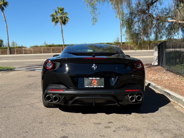 Used 2019 Ferrari Portofino RWD image 4