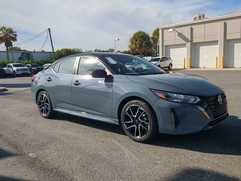 New 2025 Nissan Sentra SR image 2