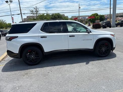 Used 2019 Chevrolet Traverse Premier w/ Redline Edition AWD/4WD image 2