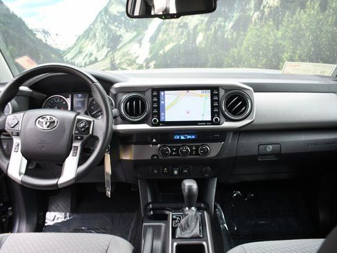 Certified 2021 Toyota Tacoma SR5 RWD image 18