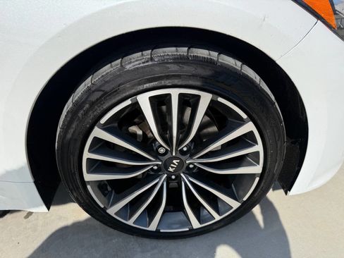 Used 2018 Kia Stinger Premium image 34