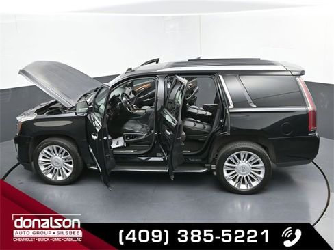 Used 2016 Cadillac Escalade Luxury image 28