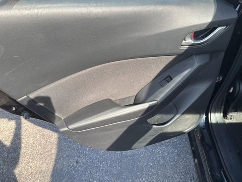 Used 2014 MAZDA MAZDA3 i Touring w/ Technology Package FWD image 13