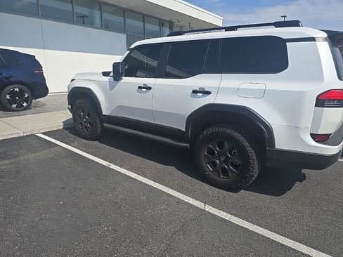 Used 2025 Lexus GX 550 image 4