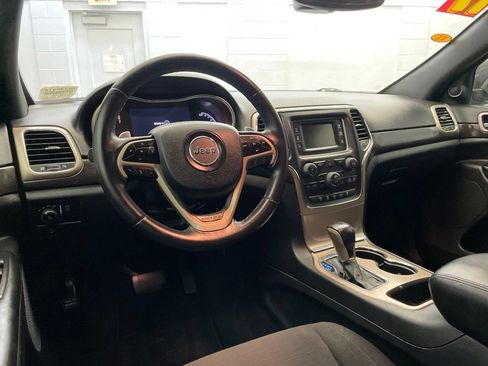 Used 2017 Jeep Grand Cherokee Laredo w/ Quick Order Package 23E AWD/4WD image 10