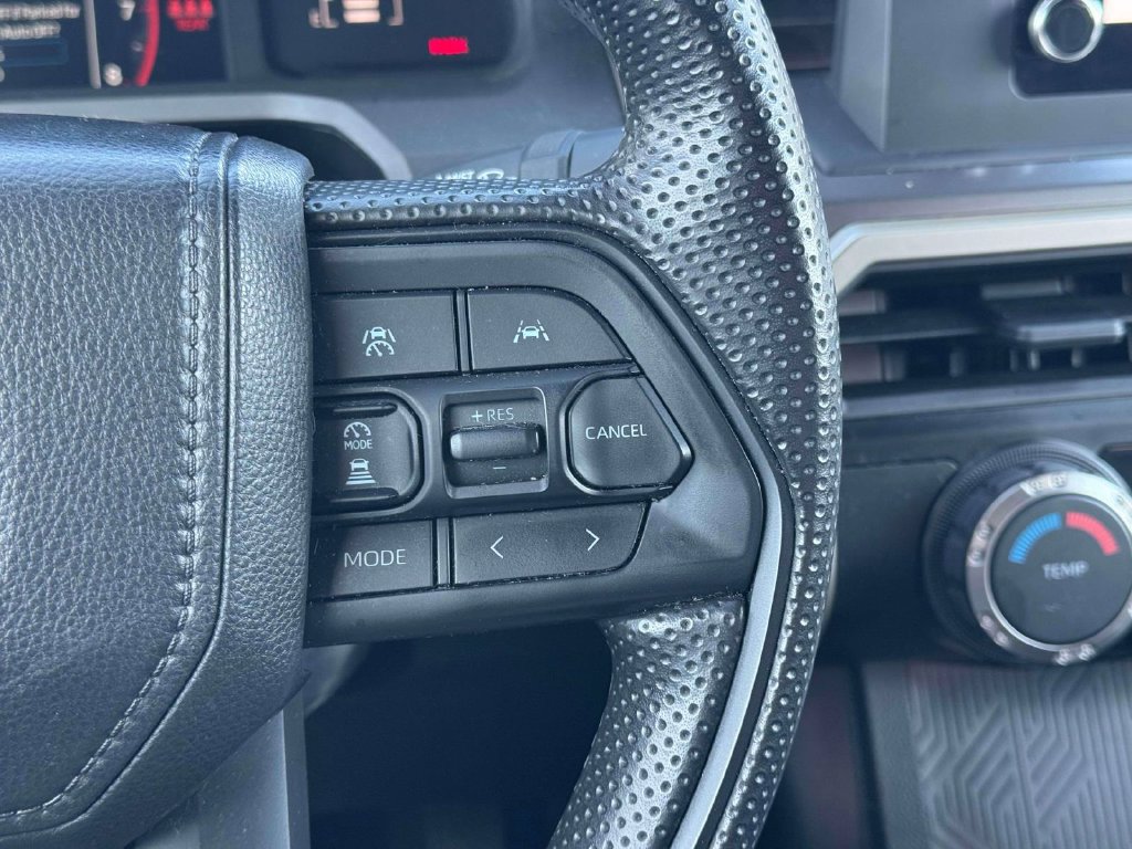 Used 2025 Toyota Tacoma SR5 AWD/4WD image 23