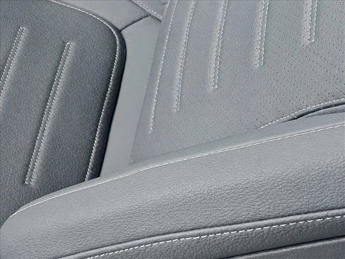 Used 2026 Mercedes-Benz GLC 300 image 22
