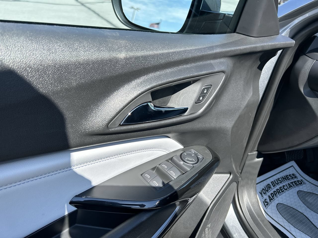 New 2026 Chevrolet Trax LT w/ Sunroof Package FWD image 23
