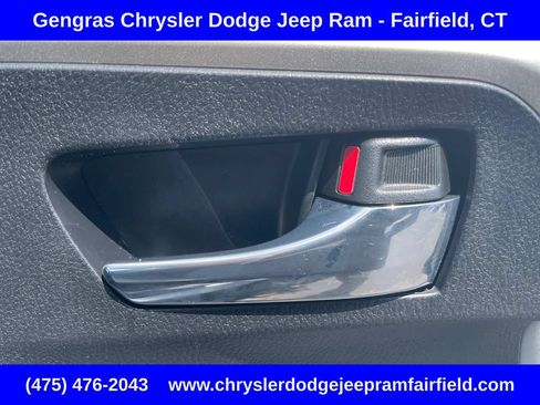 Used 2015 Toyota RAV4 Limited AWD/4WD image 16
