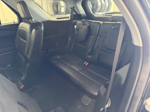 Used 2022 Ford Explorer XLT w/ Equipment Group 202A RWD image 25