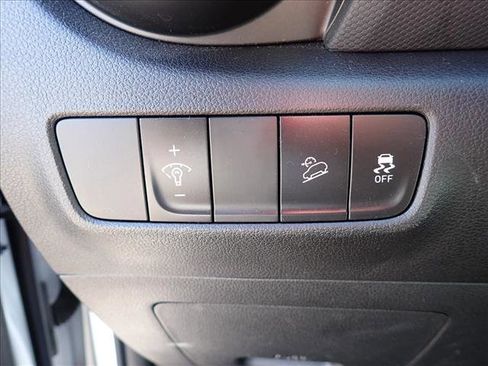 Used 2023 Hyundai Kona Limited AWD/4WD image 16
