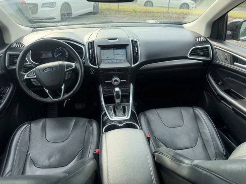Used 2018 Ford Edge Titanium w/ Equipment Group 301A AWD/4WD image 34