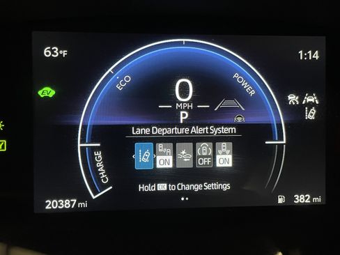 Used 2025 Toyota Camry SE image 18