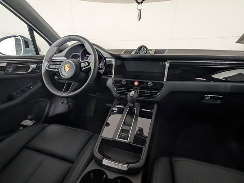 New 2026 Porsche Macan image 22
