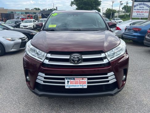 Used 2018 Toyota Highlander XLE AWD/4WD image 4