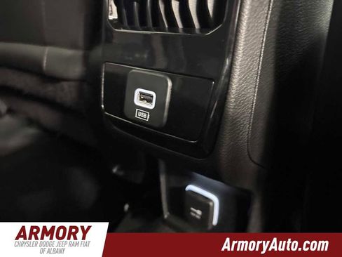 Used 2025 Jeep Compass Limited image 31