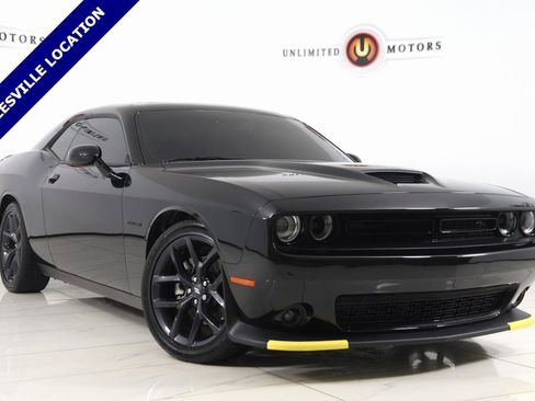 Used 2022 Dodge Challenger R/T w/ Blacktop Package image 1