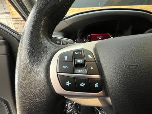 Used 2021 Ford Explorer XLT w/ Equipment Group 202A AWD/4WD image 40
