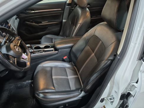 Used 2024 Nissan Altima 2.5 SR FWD image 19