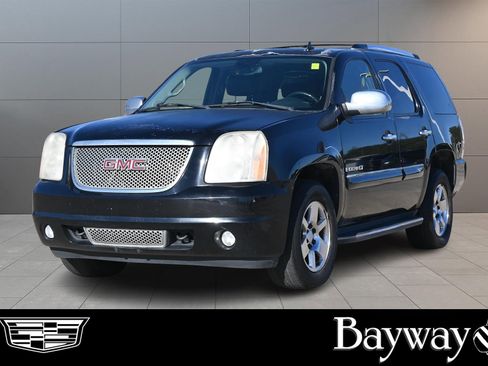 Used 2008 GMC Yukon Denali image 1