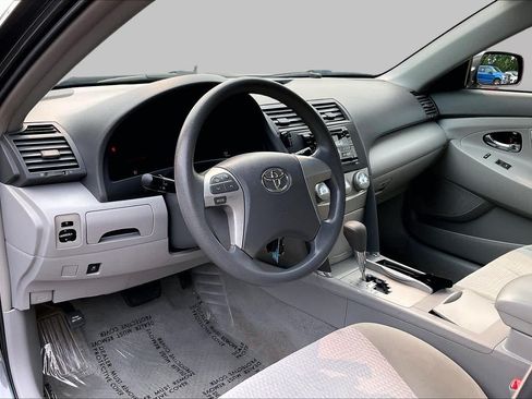 Used 2010 Toyota Camry FWD image 16