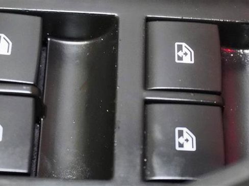 Used 2019 Buick Cascada Premium image 35