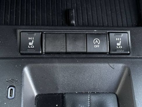 Used 2026 Toyota Corolla Cross XLE FWD image 21