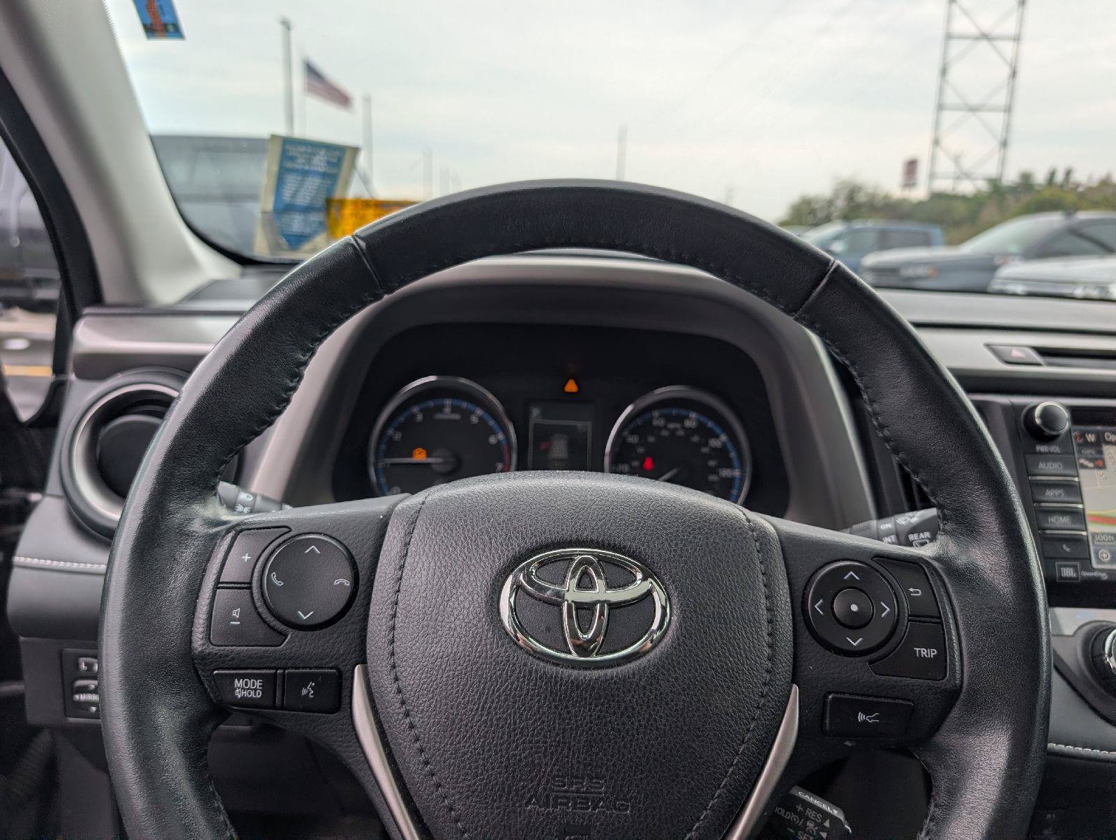 Used 2017 Toyota RAV4 Platinum AWD/4WD image 12