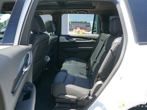 Used 2024 Cadillac XT6 Sport w/ Technology Package AWD/4WD image 36