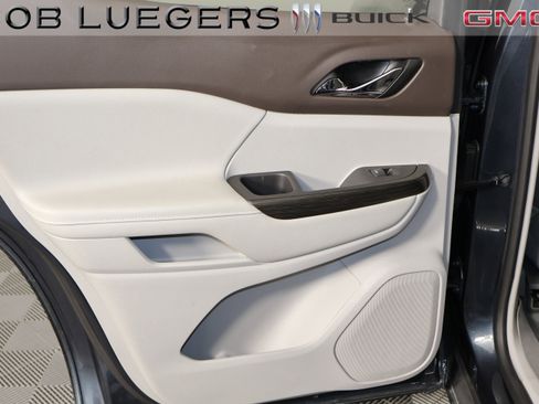 Certified 2019 GMC Acadia SLT image 11