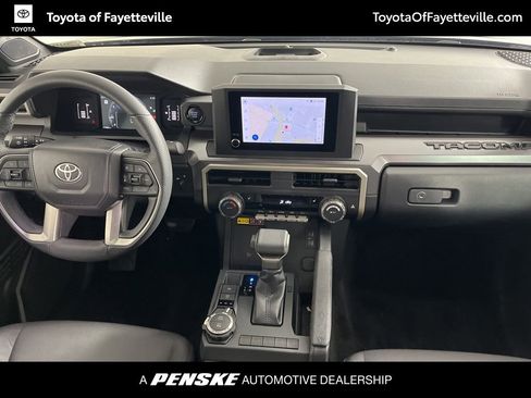 Certified 2025 Toyota Tacoma SR5 w/ SR5 Upgrade Package AWD/4WD image 14