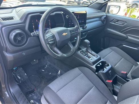 Used 2023 Chevrolet Colorado W/T image 15