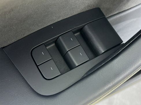 Used 2021 Tesla Model 3 Standard Range Plus image 16