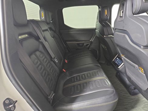 Used 2022 Rivian R1T Launch Edition image 22